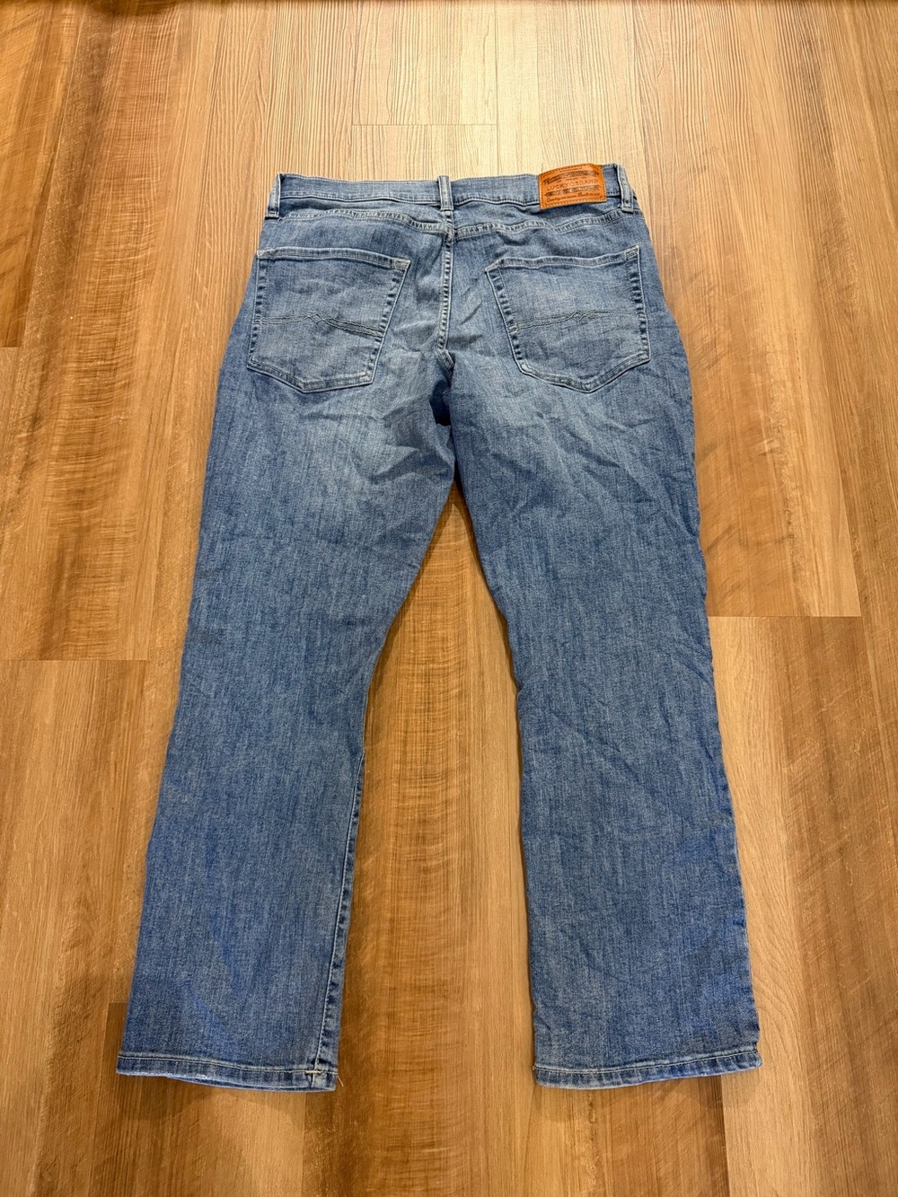 Lucky Brand Jeans 223 Straight 32x29 Blue Jeans - Picture 2 of 6